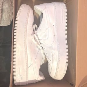 NIKE AF 1 (Air force one)